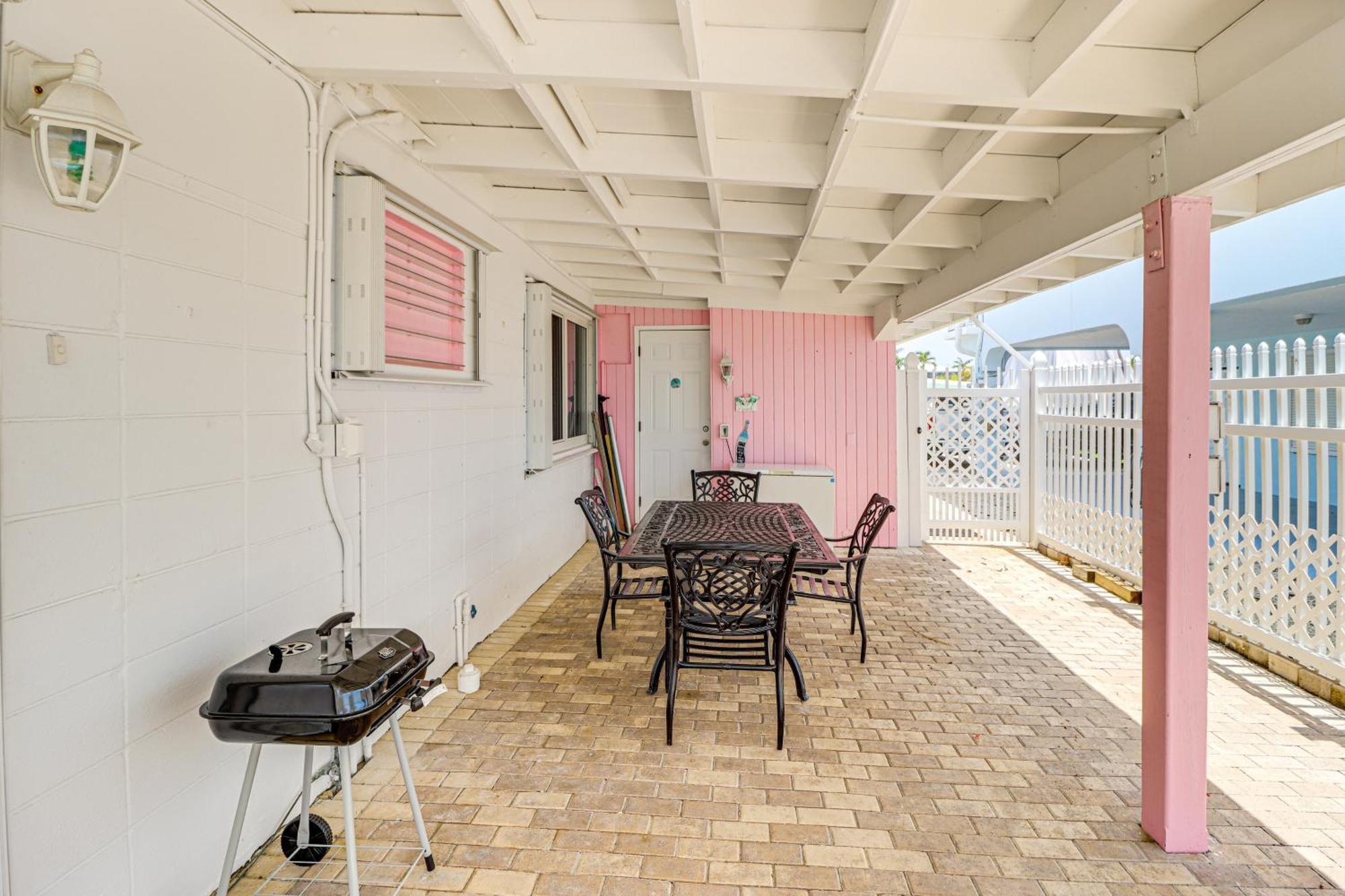 Waterfront Key Colony Beach Home With Golf Cart! Exterior photo